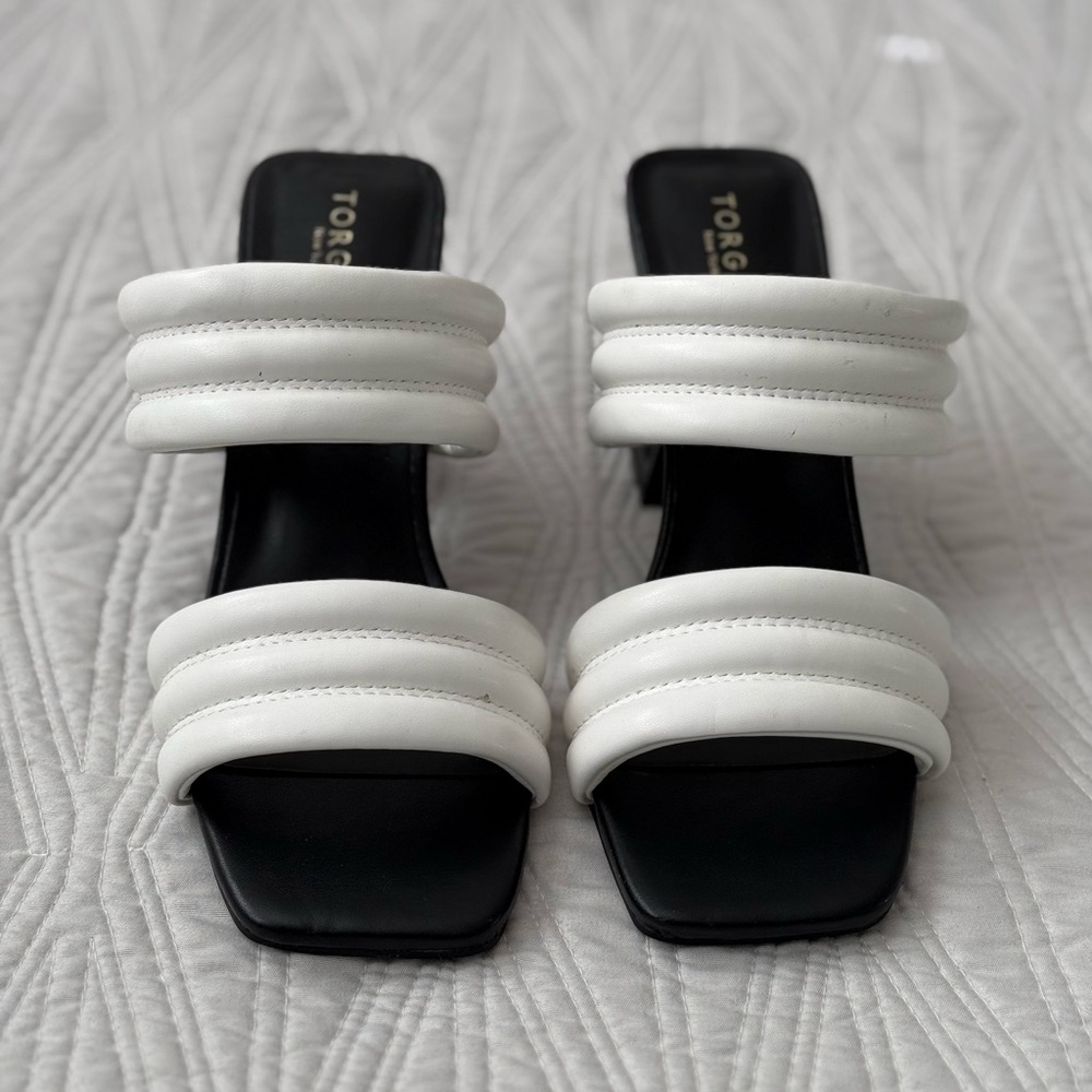 TORGĒIS New York      Chenille Heels! NWT
